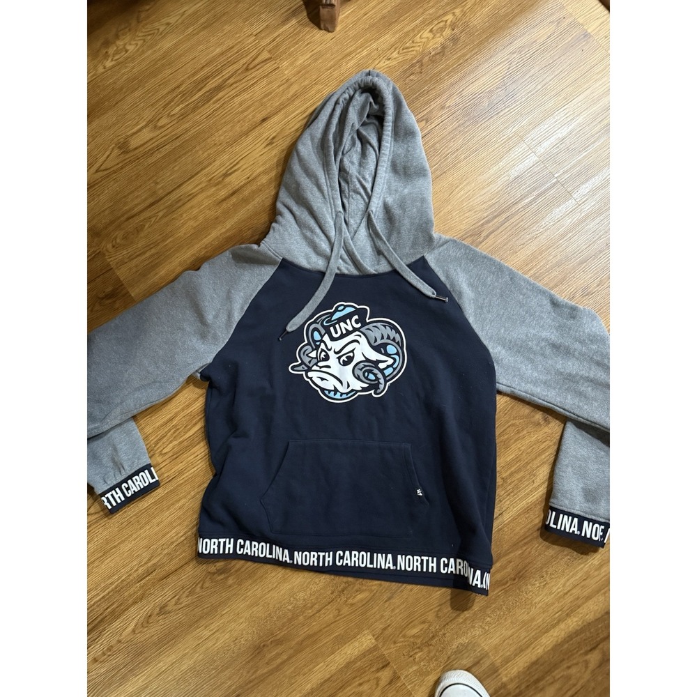 47 Brand University of North Carolina Womens XL Encore Revolve Sweatshirt